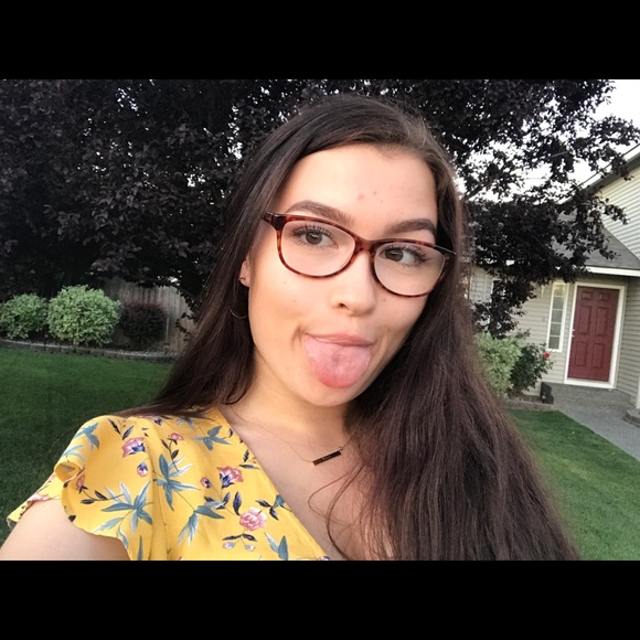 Meet the Posher Other - Meet your Posher, Megan